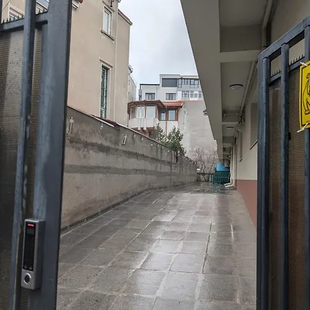Center One-bedroom With Full Kitchen 5 Min Walk To Parliament דירה בוקרשט